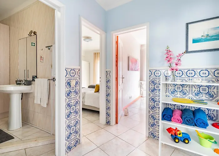 Casal Ventoso Apartament *